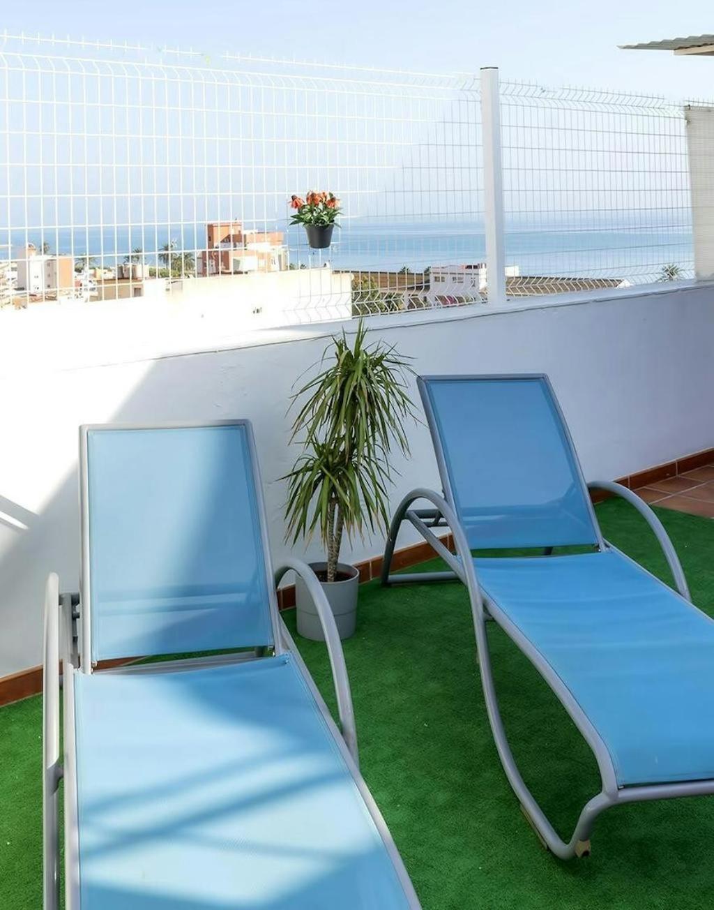 Bonito Apartamento Con Terraza - Pedregalejo Playa Малага Экстерьер фото