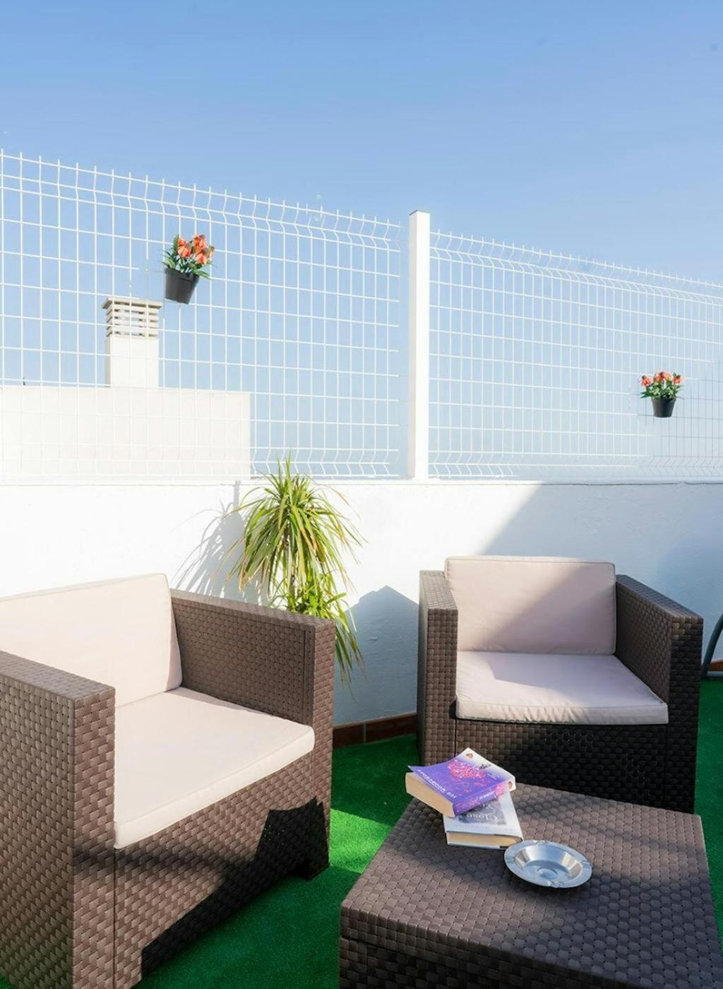 Bonito Apartamento Con Terraza - Pedregalejo Playa Малага Экстерьер фото